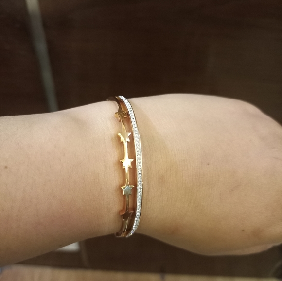 Jewelry - Beautiful designer diamond bracelet with rose gold coating (free size)